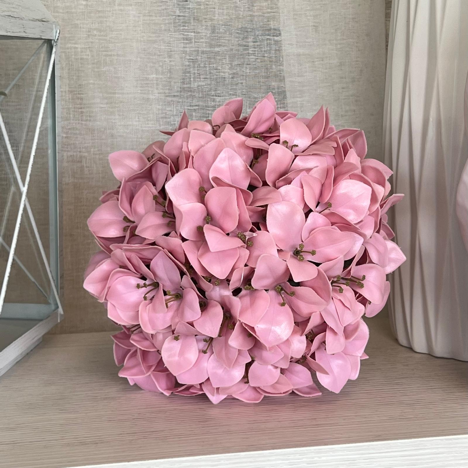 Decorazione floreale sfera rosa