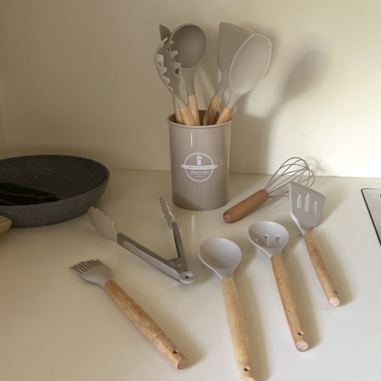Set 12 pezzi porta utensili+utensili 