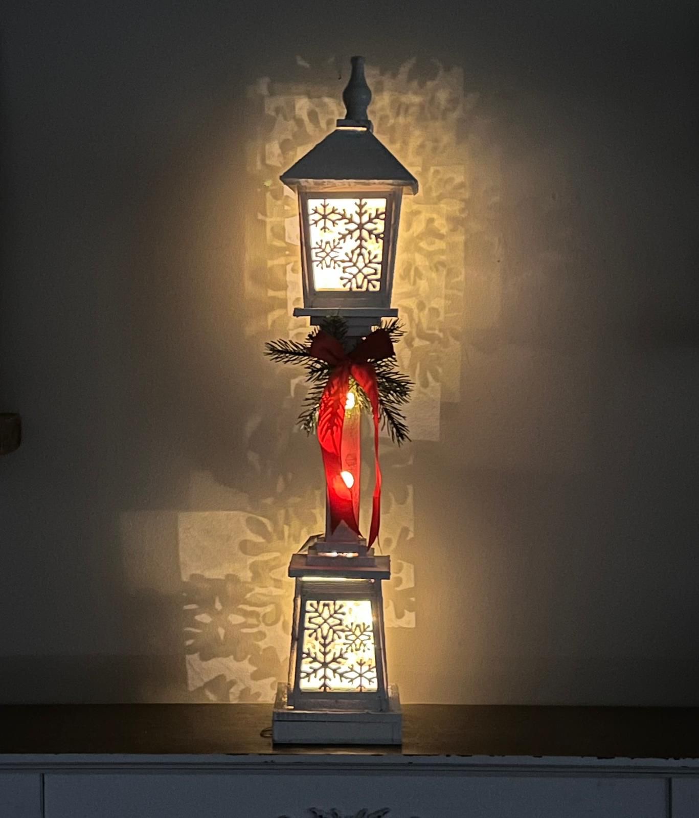 Lampione in legno con luci a led 