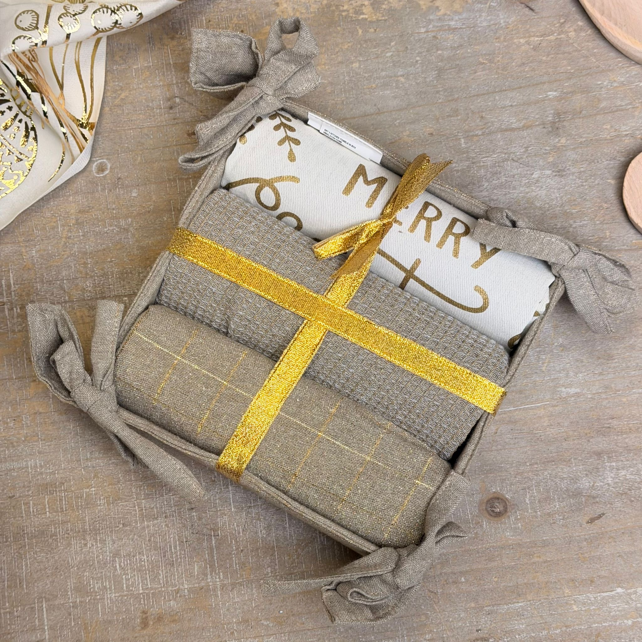 Set cestino pane + 3 canovacci 