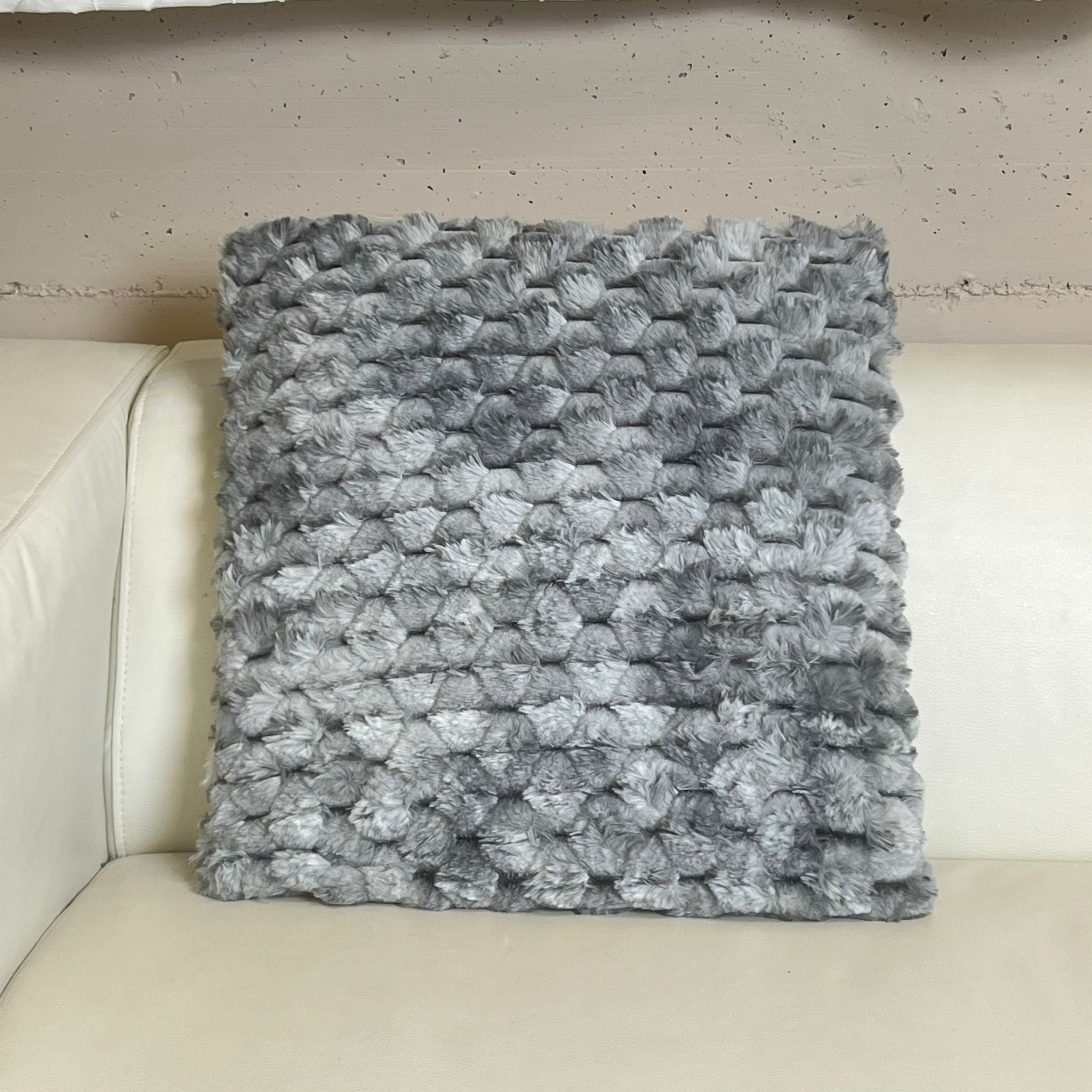Cuscino pelosetto grigio 45x45