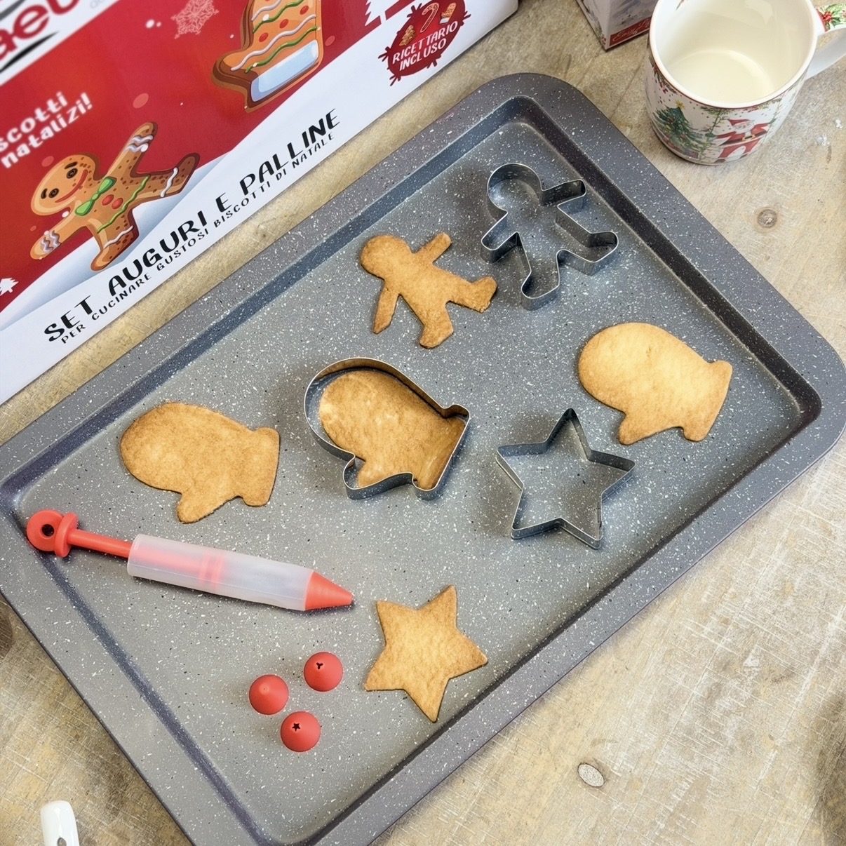 Set biscotti teglia +stampi +penna decorativa 