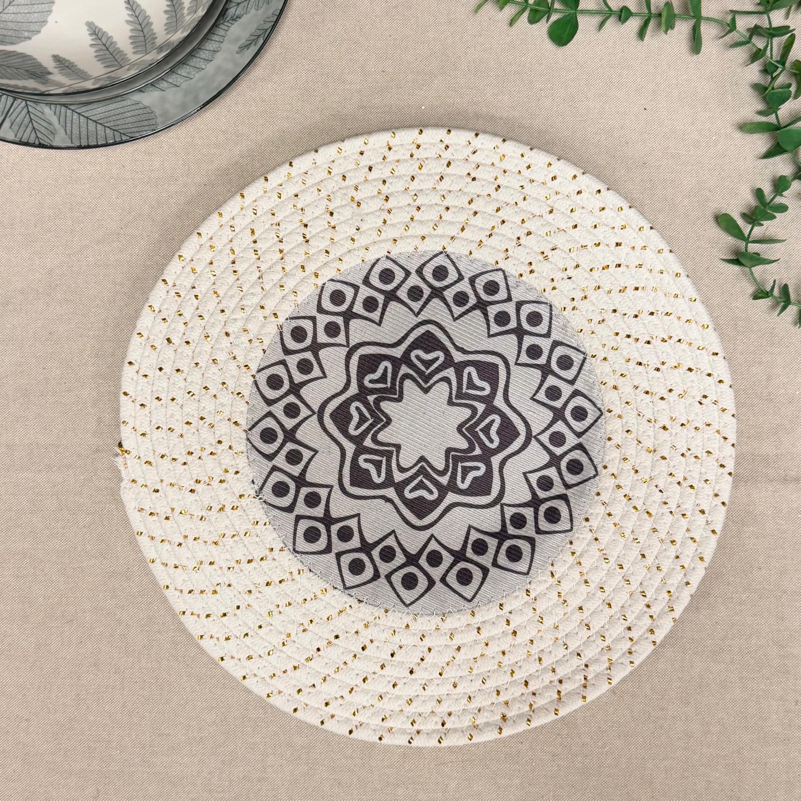 Tovaglietta intrecciata 