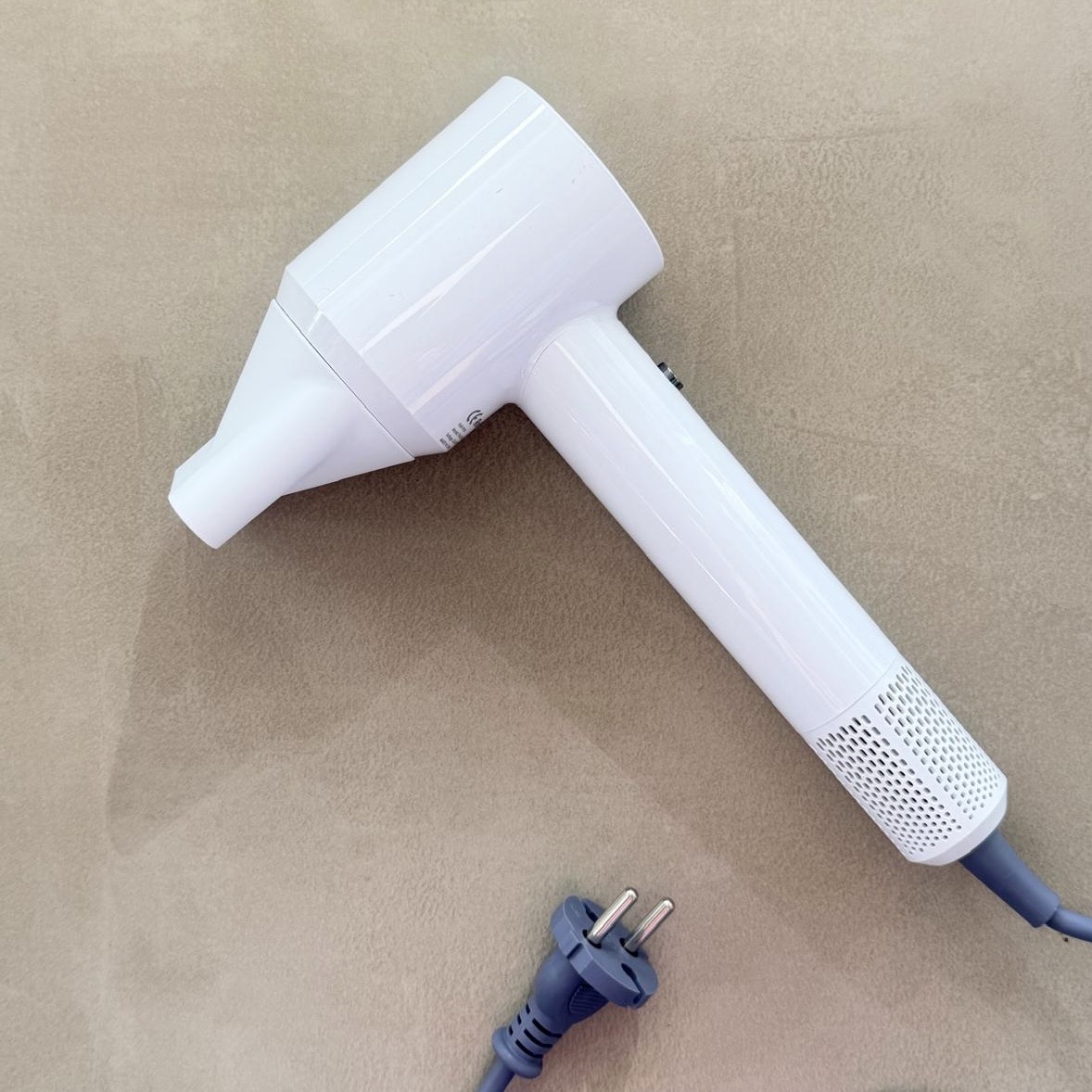 Asciugacapelli agli ioni bianco