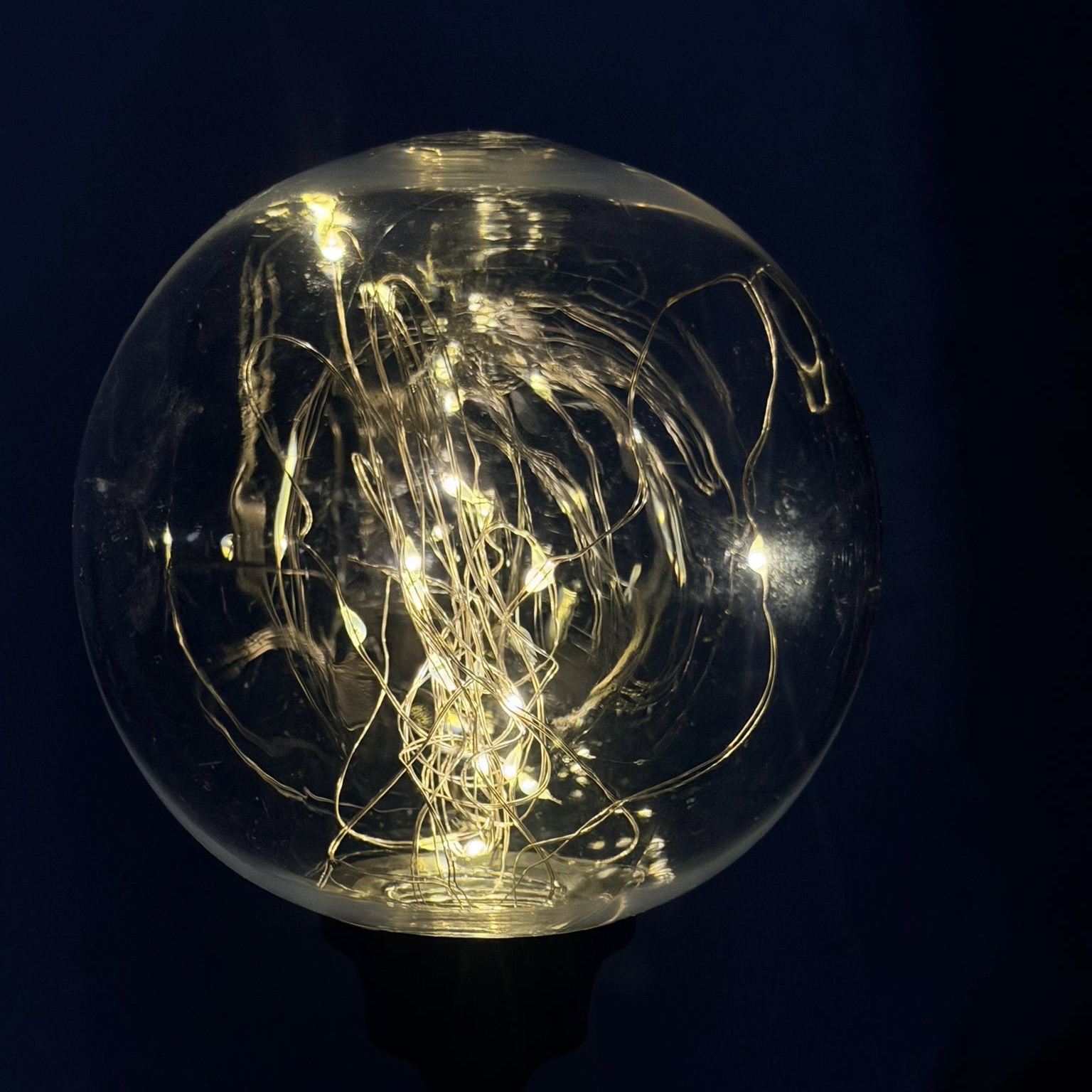 Lampada sferica solare led con picchetto