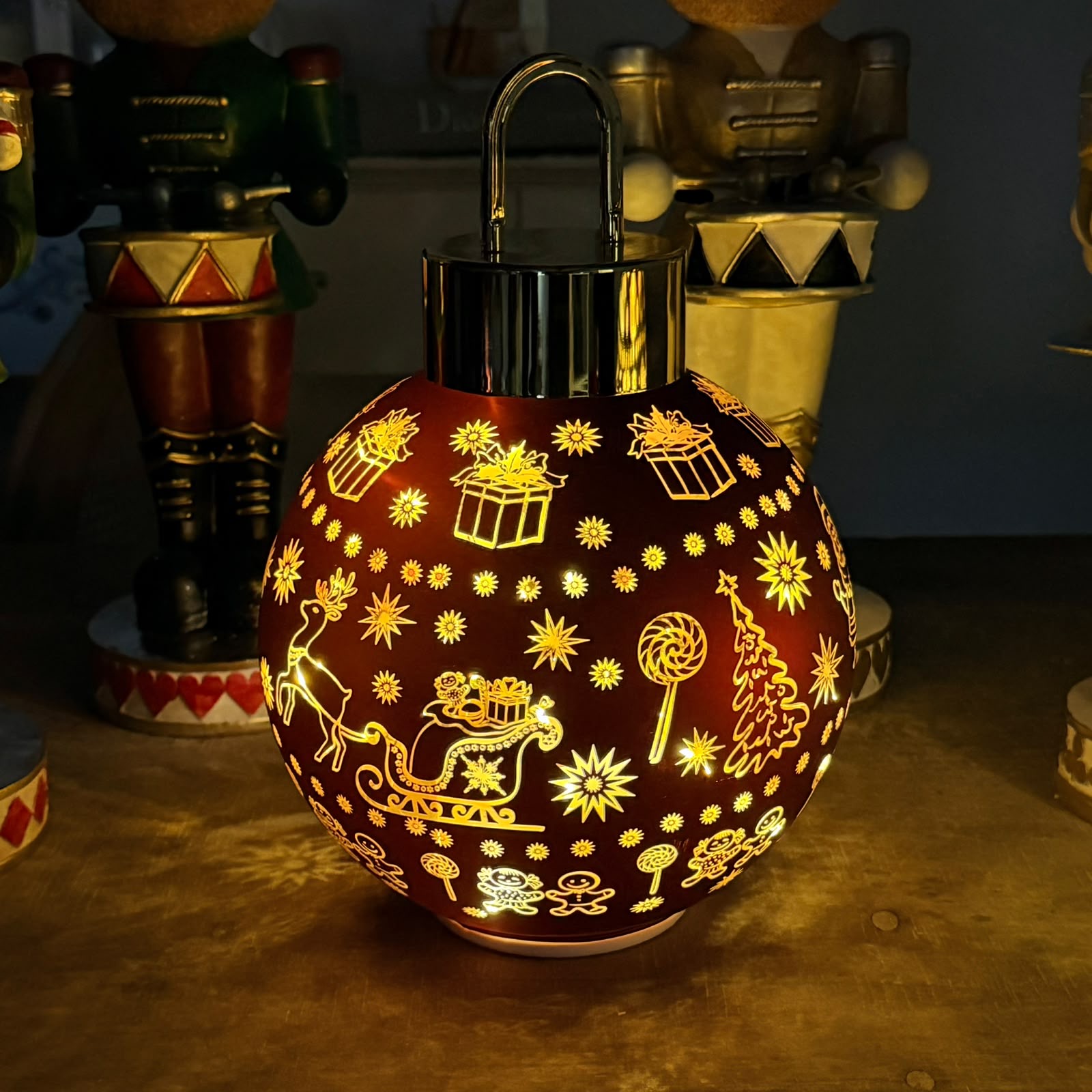 Sfera girevole luminosa 